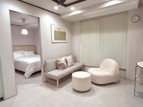 Spacious 6-bedroom house with AC in beautiful Seoul