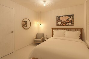 Iron/ironing board, WiFi, bed sheets - Spacious 6-bedroom house with AC in beautiful Seoul (Seoul)