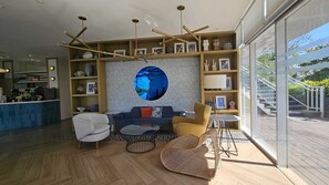 Lobby sitting area - OYO 1143 The Emgrand Azure North (San Fernando)