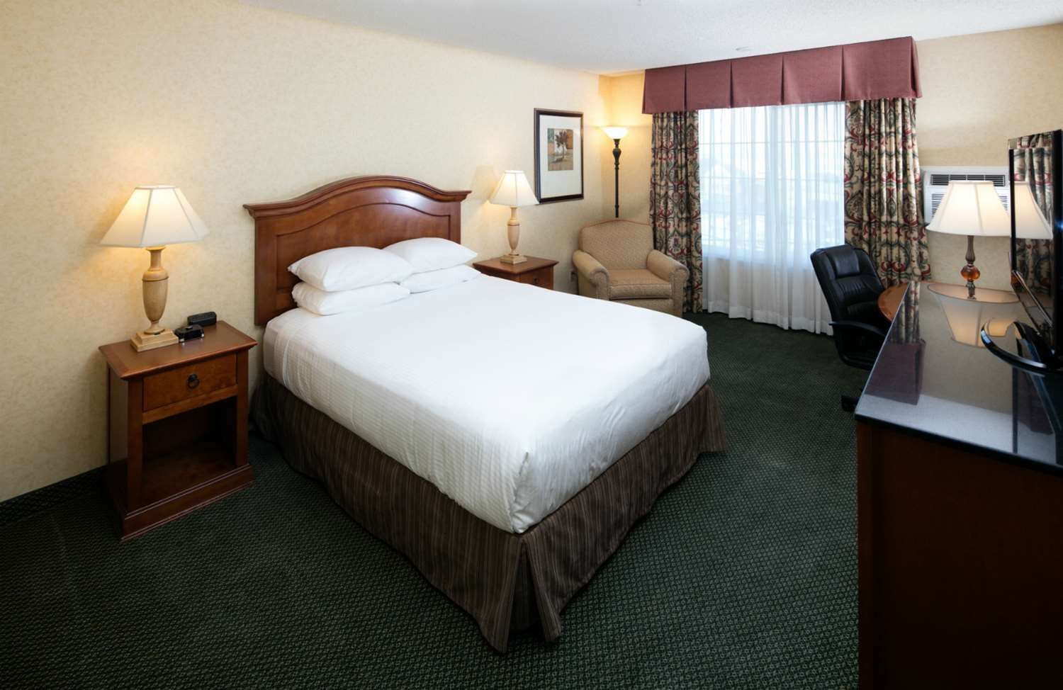 Charming Pet-friendly Room Near Redwood Forest - Easy Access To Hwy 101 - Eureka