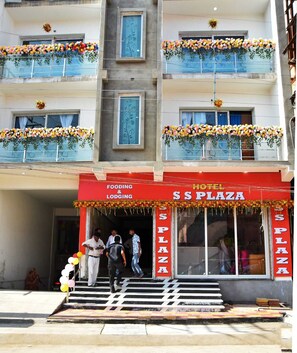Exterior detail - Hotel SS Plaza (Mayapur)