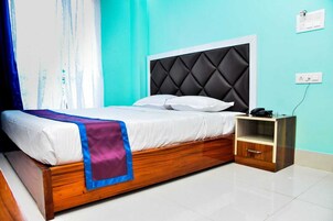 Habitación Deluxe doble, balcón, vistas a la ciudad | Escritorio y wifi gratis