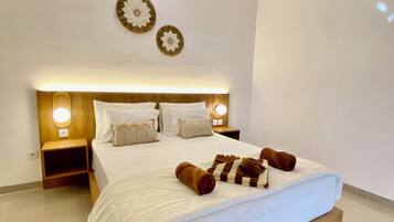 Deluxe Villa, Pool View | Desk, laptop workspace, cots/infant beds, free WiFi