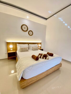 Deluxe Villa, Pool View | Desk, laptop workspace, free WiFi - Villa Indah (Ungasan)