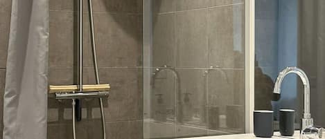 Dusche, Haartrockner