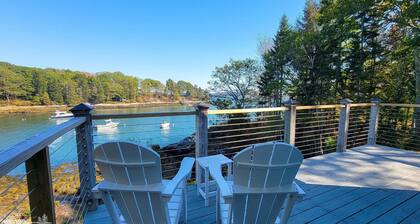 Night Heron: Cozy 2-bedroom house in Westport, ME, perfect for a relaxing getaway.