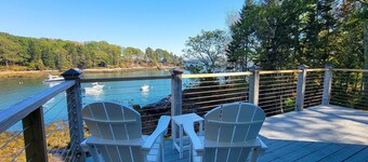 Night Heron: Cozy 2-bedroom house in Westport, ME, perfect for a relaxing getaway.