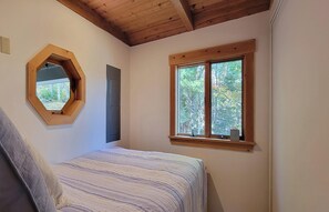 2 bedrooms, iron/ironing board, free WiFi, bed sheets - Renovated Westport Island Retreat: 180° Water Views, Shared Dock & Dog Friendly! (Westport)