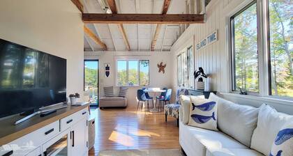 Renovated Westport Island Retreat: 180° Water Views, Shared Dock & Dog Friendly!