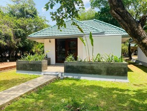 Exterior - vainika wild (dambulla, matale)