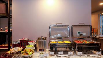 Petit déjeuner buffet (150000 VND par personne)