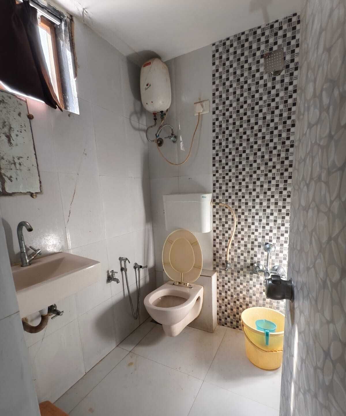 Habitación superior | Baño | Regadera, regadera tipo lluvia, amenidades de baño gratuitas, toallas 