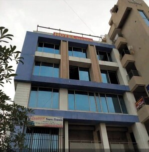 Front of property - HOTEL SIGNOR (Ahmedabad)