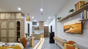 Deluxe Studio, Balcony, Mountain View | WiFi (free) - NomadStay Coastline Living (Da Nang)
