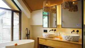 Deluxe Villa, Balcony, Courtyard View | Bathroom - Dzen Greenfield Villa 3 (Ubud)