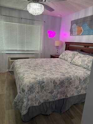 1 bedroom, iron/ironing board, WiFi, bed sheets - Stay Where You Play at Paradise Lakes! Sleeps up to 4! (Lutz)