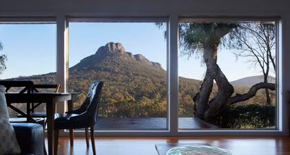 Secluded Grampians Cottage with Mountain Views & Wildlife