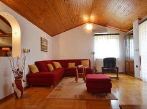 Living room - Green Oasis Family Getaway (Rovinj)