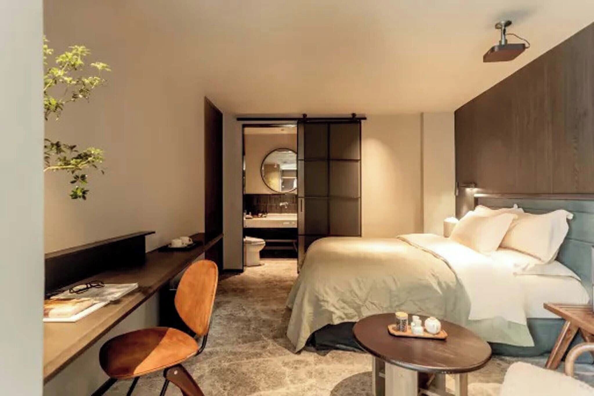 Dundyner, minibar, skrivebord, mørklægningsgardiner