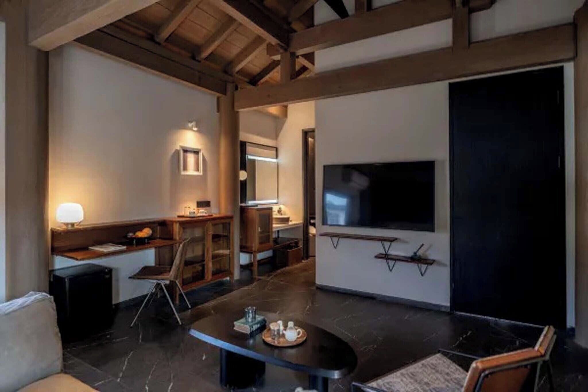 Superior Double Room | Television