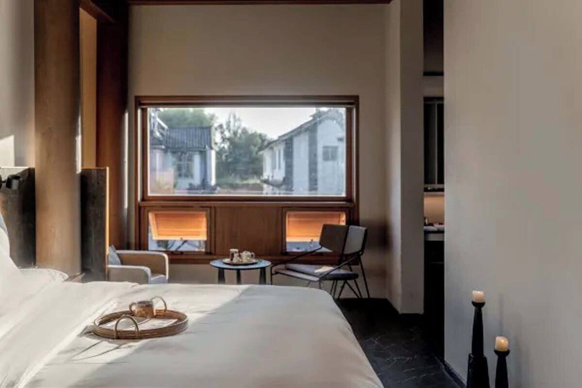 Classic-dobbeltværelse | Dundyner, minibar, skrivebord, mørklægningsgardiner