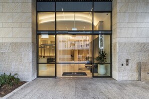 Exterior detail - River View 1BR | Brisbane CBD + Pool, Gym & Sauna (Brisbane City)