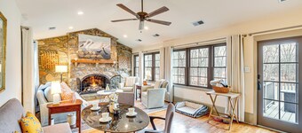 Close to Wineries & River, Secluded Aldie Escape