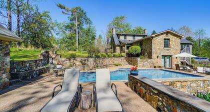 Aldie Home w/ Private Pool: Near Wineries!