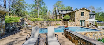 Aldie Home w/ Private Pool: Near Wineries!