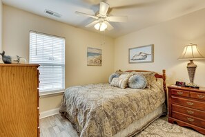 3 bedrooms, iron/ironing board, travel crib, internet