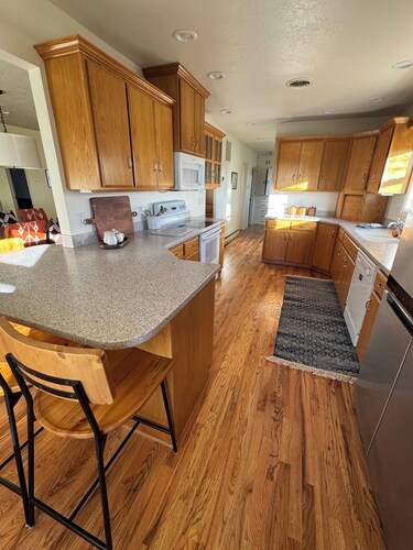 Spacious 5-bedroom farmhouse in peaceful Wendell, Idaho