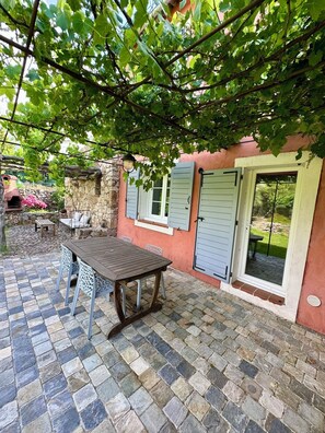 Outdoor dining - Villa Elisa between sea and mountains ALIVU (Calenzana)