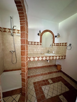 Hair dryer, towels, toilet paper - Villa Elisa between sea and mountains ALIVU (Calenzana)
