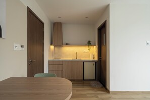 Superior Double Room, Balcony, City View | Private kitchen