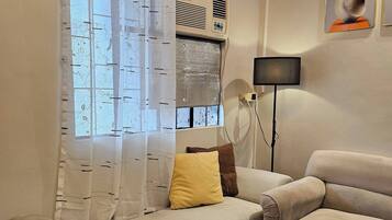 House, 1 Bedroom | Living room