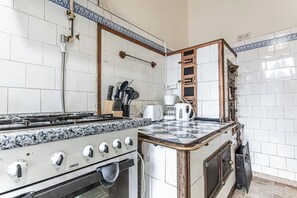 Basic Apartment | Private kitchen - Near AKH Hospital 2 Stylish Apartments (Vienna)