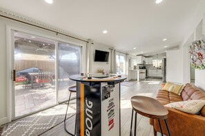 TV, video games - Game Room, Patio! Lake Worth Beach Family Retreat (Lake Worth Beach)