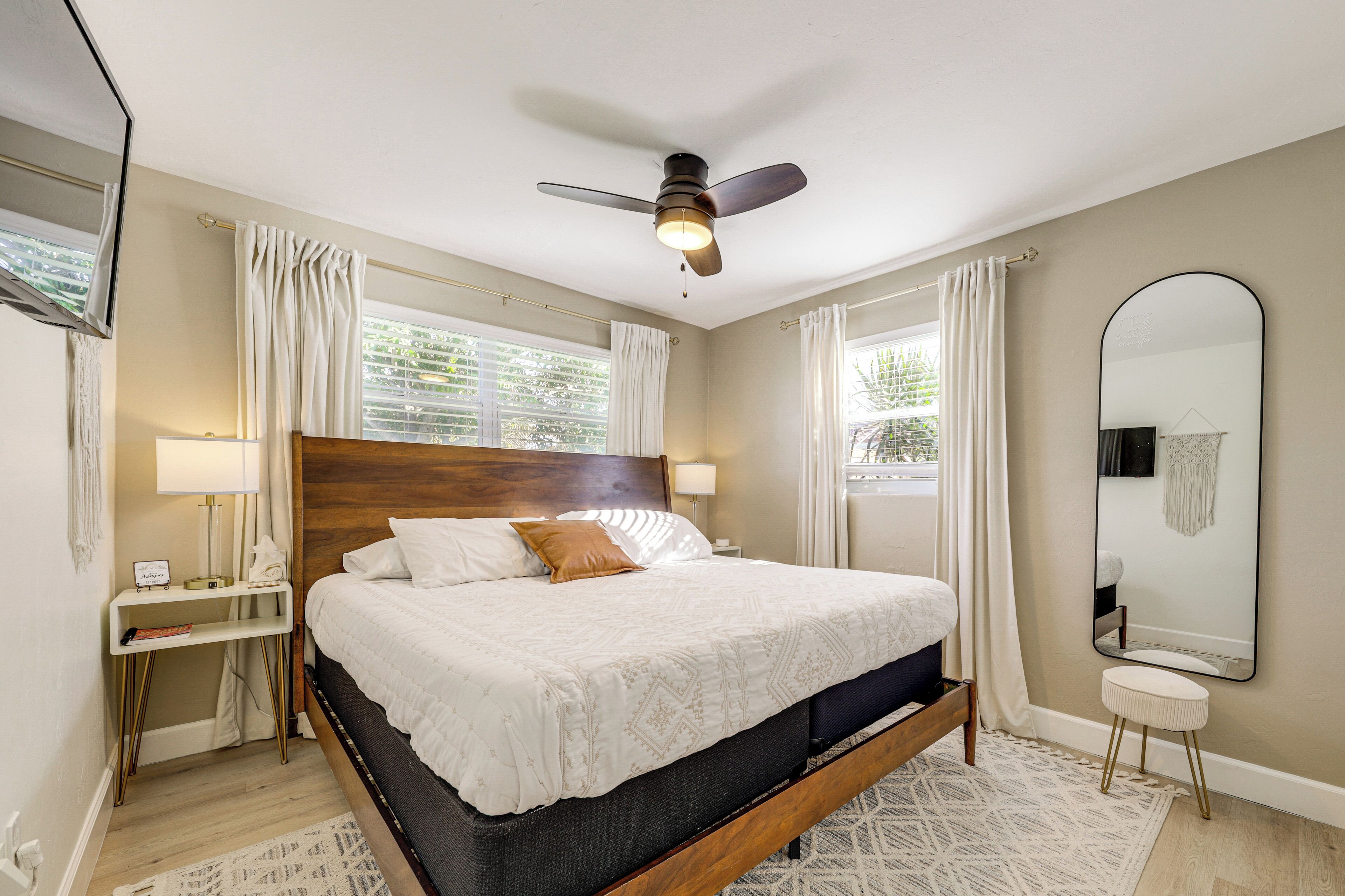 4 slaapkamers, een strijkplank/strijkijzer, internet, beddengoed