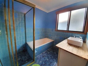 Bathroom - Aqua ~ Where you can enjoy the beauty of Manyana (Manyana)