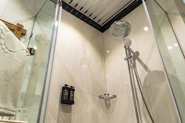 Standard Double Room, Balcony, City View | Bathroom - Aivazovsky (Gyumri)
