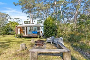 Terrace/patio - Beach Cottage ~ Bring your surfboards and kayak! (Manyana)