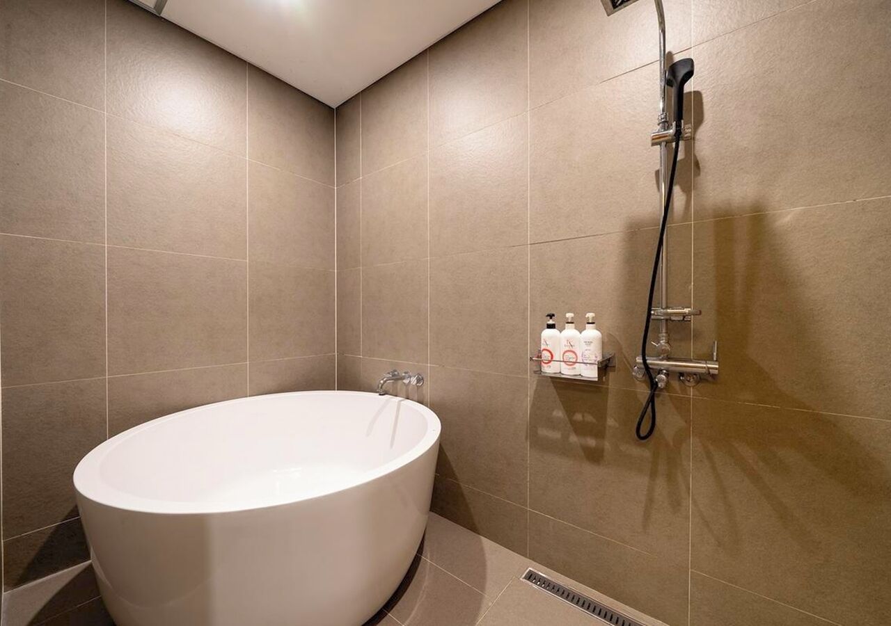 M Superior | Bathroom