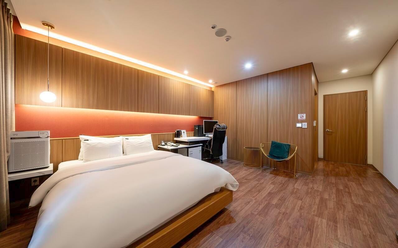Ropa de cama de alta calidad, cubrecamas, wifi gratis y ropa de cama 