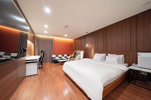 M Cinema Park - M Place Hotel Guwol-dong (Incheon)