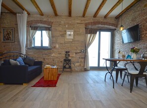 Living room - Seafront Rovinj Oasis Apartment - Studio Apartment With Sea View (Rovinj)