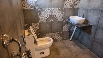 Chambre Double Deluxe, balcon | Salle de bain