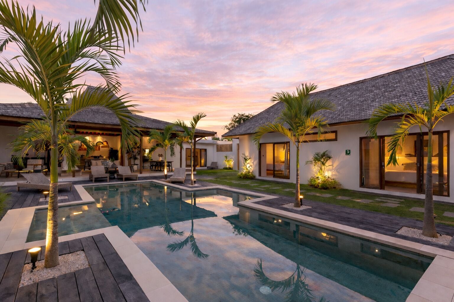 Outdoor pool, sun loungers