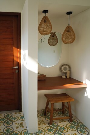 Biệt thự Deluxe, ban công, quang cảnh hồ bơi | Nội thất