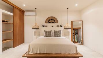 Villa Deluxe, balcón, vista a la alberca | Ropa de cama de alta calidad y caja de seguridad en la habitación