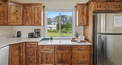 Renovated 4-bedroom apartment in bucolic Wendell
